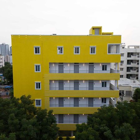 Yellow Bells Studios And Suites Gachibowli Bagian luar foto