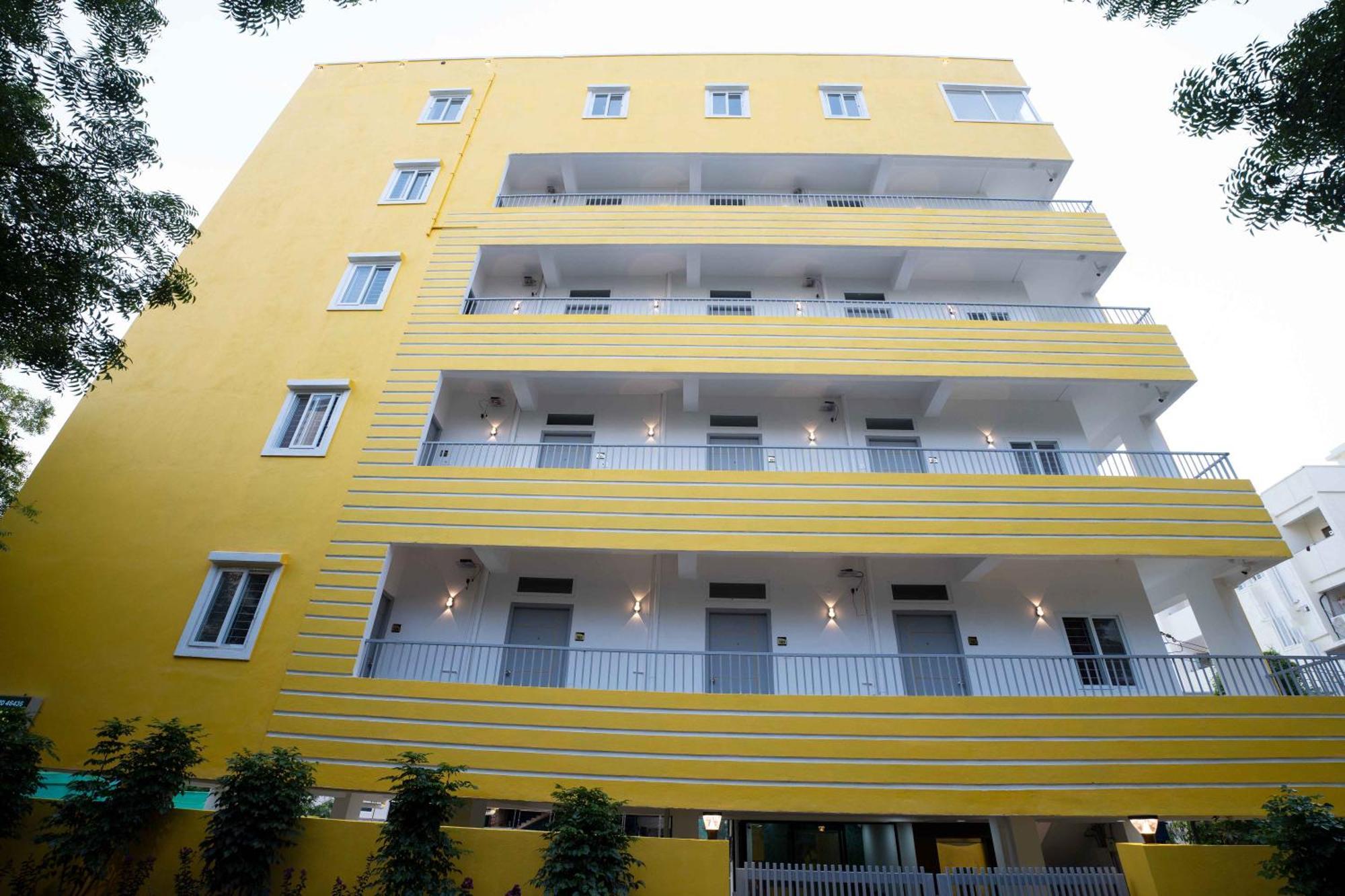 Yellow Bells Studios And Suites Gachibowli Bagian luar foto