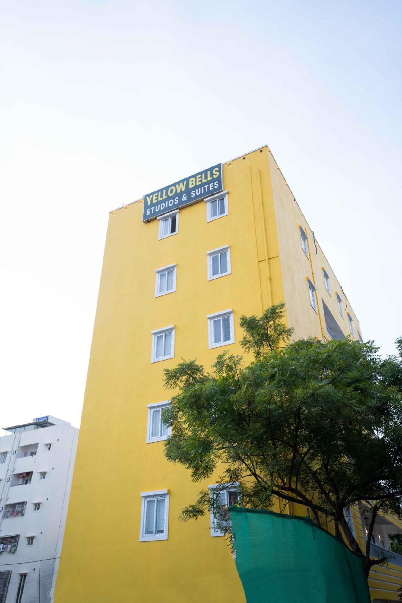 Yellow Bells Studios And Suites Gachibowli Bagian luar foto