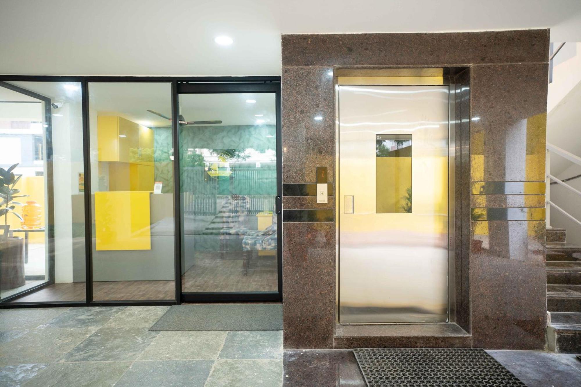 Yellow Bells Studios And Suites Gachibowli Bagian luar foto