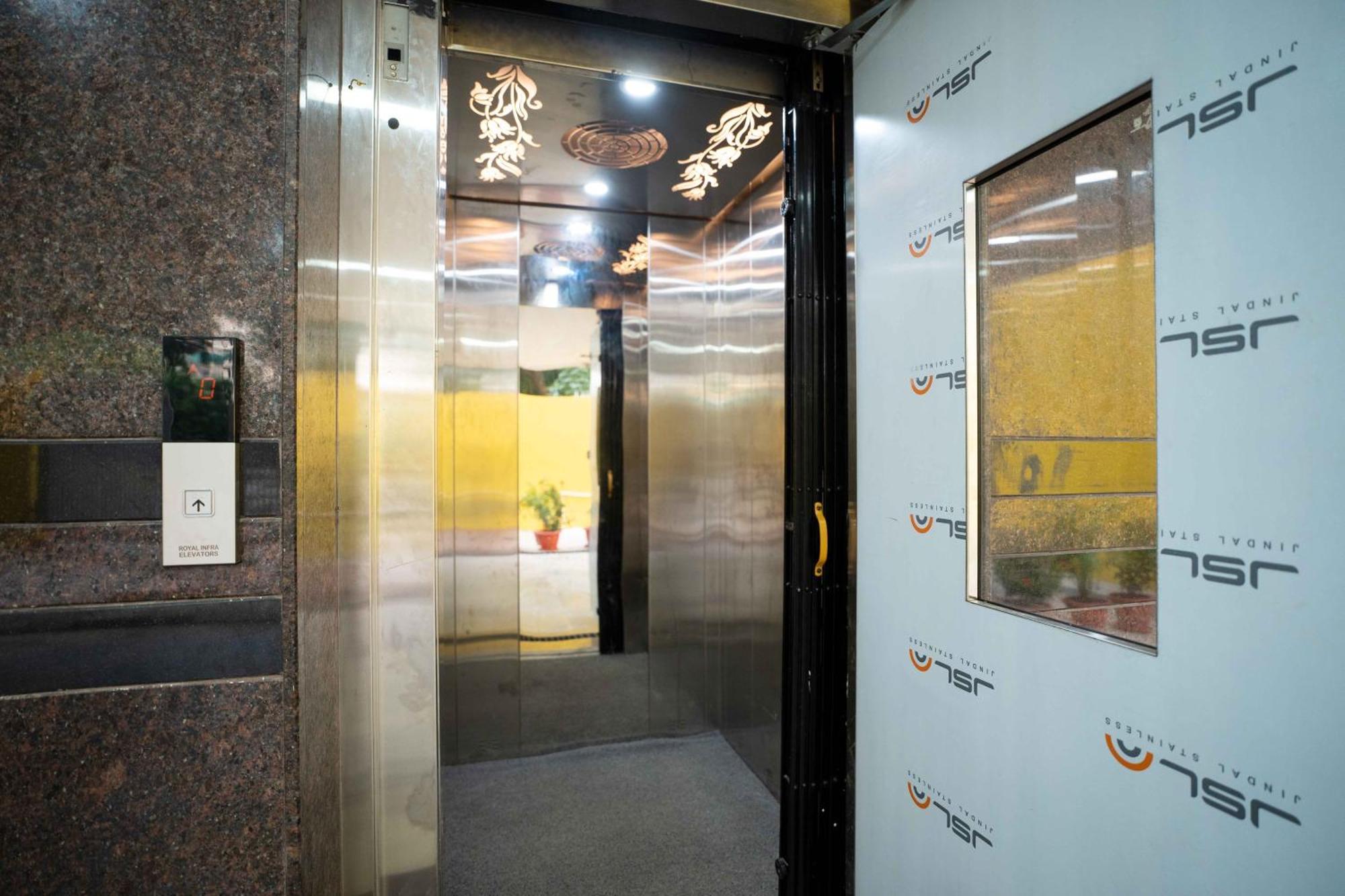 Yellow Bells Studios And Suites Gachibowli Bagian luar foto