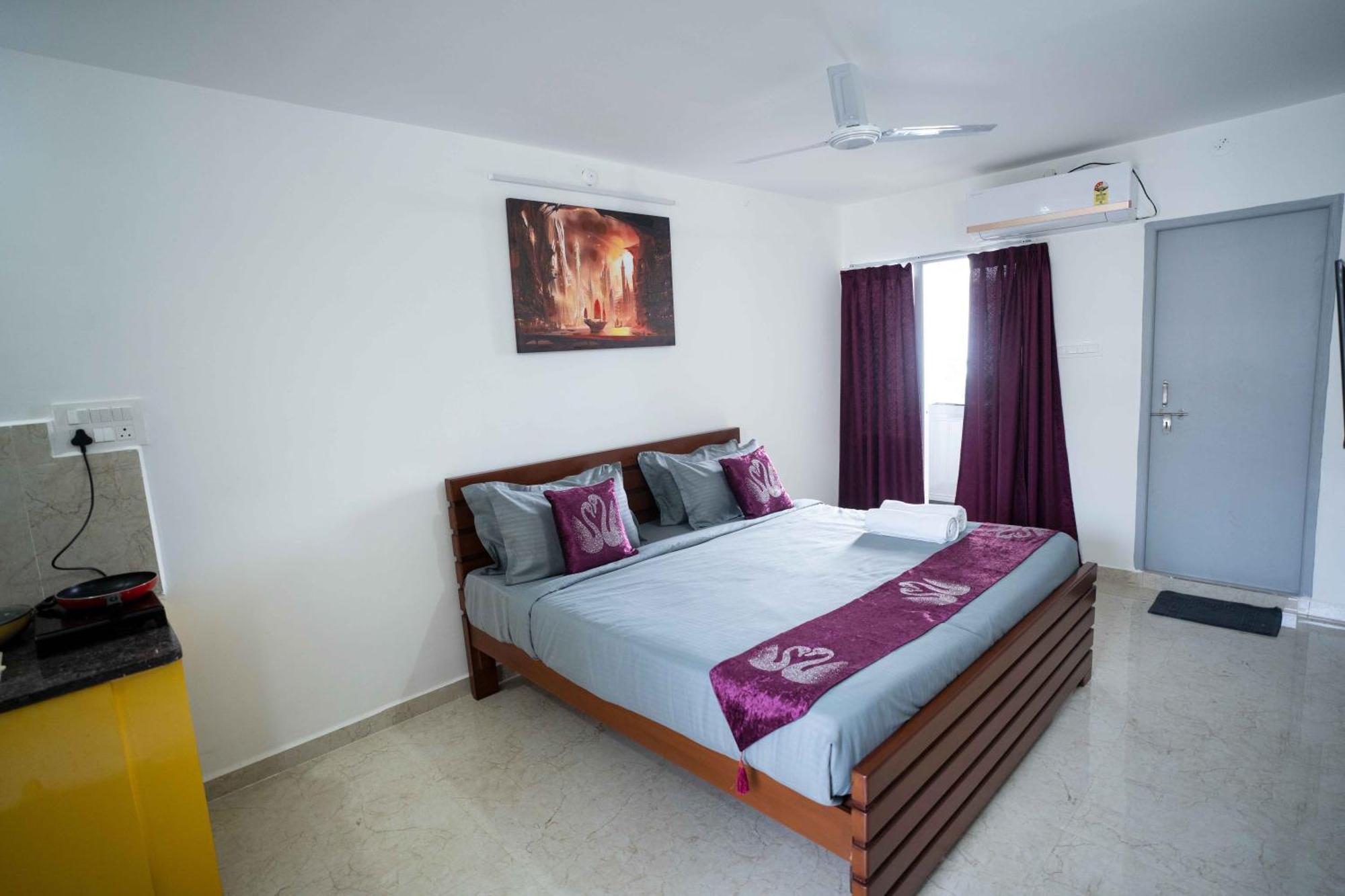 Yellow Bells Studios And Suites Gachibowli Bagian luar foto