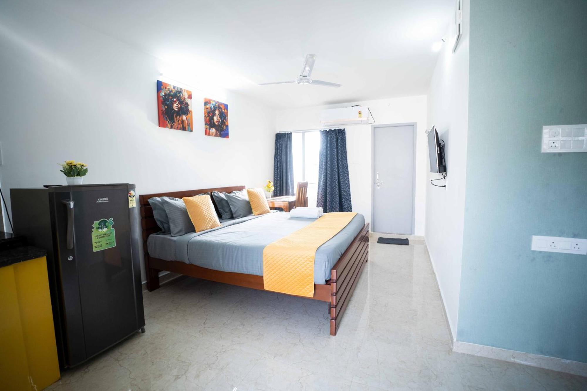Yellow Bells Studios And Suites Gachibowli Bagian luar foto