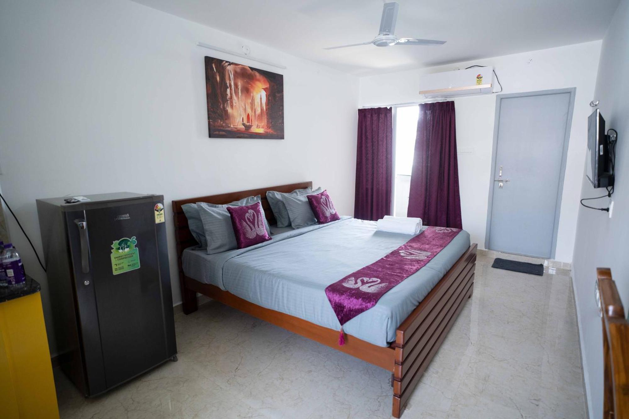 Yellow Bells Studios And Suites Gachibowli Bagian luar foto