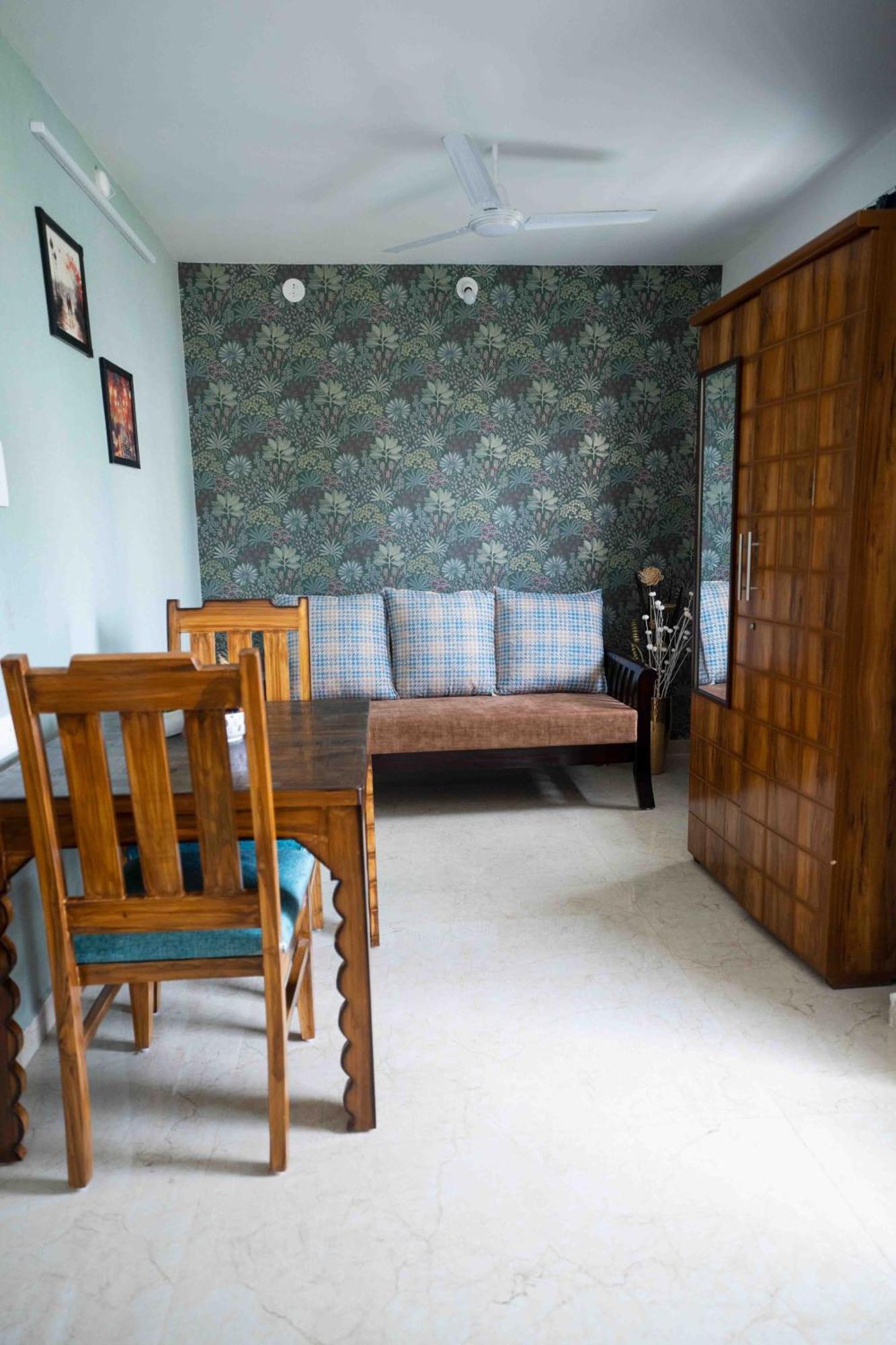 Yellow Bells Studios And Suites Gachibowli Bagian luar foto