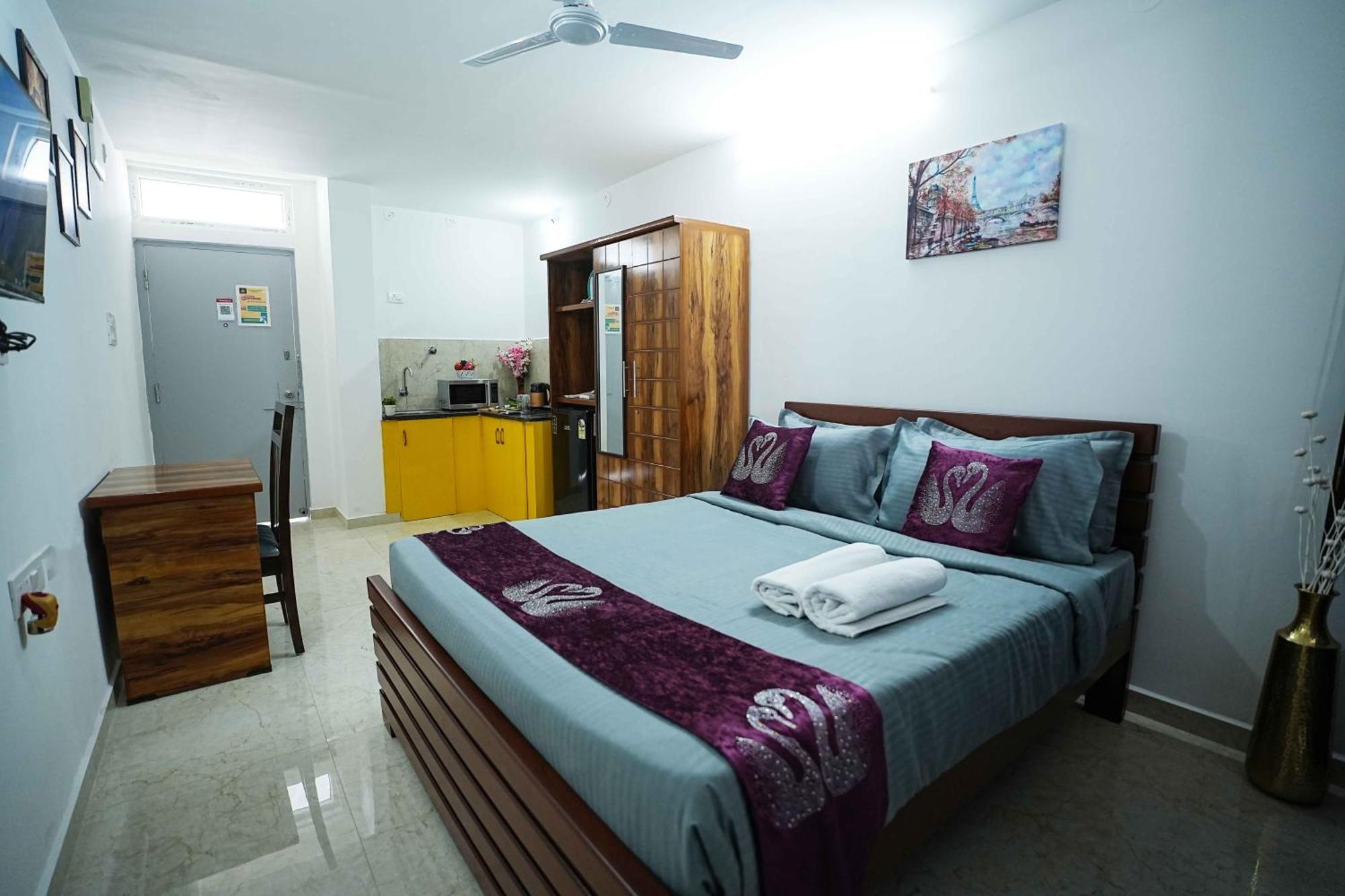 Yellow Bells Studios And Suites Gachibowli Bagian luar foto