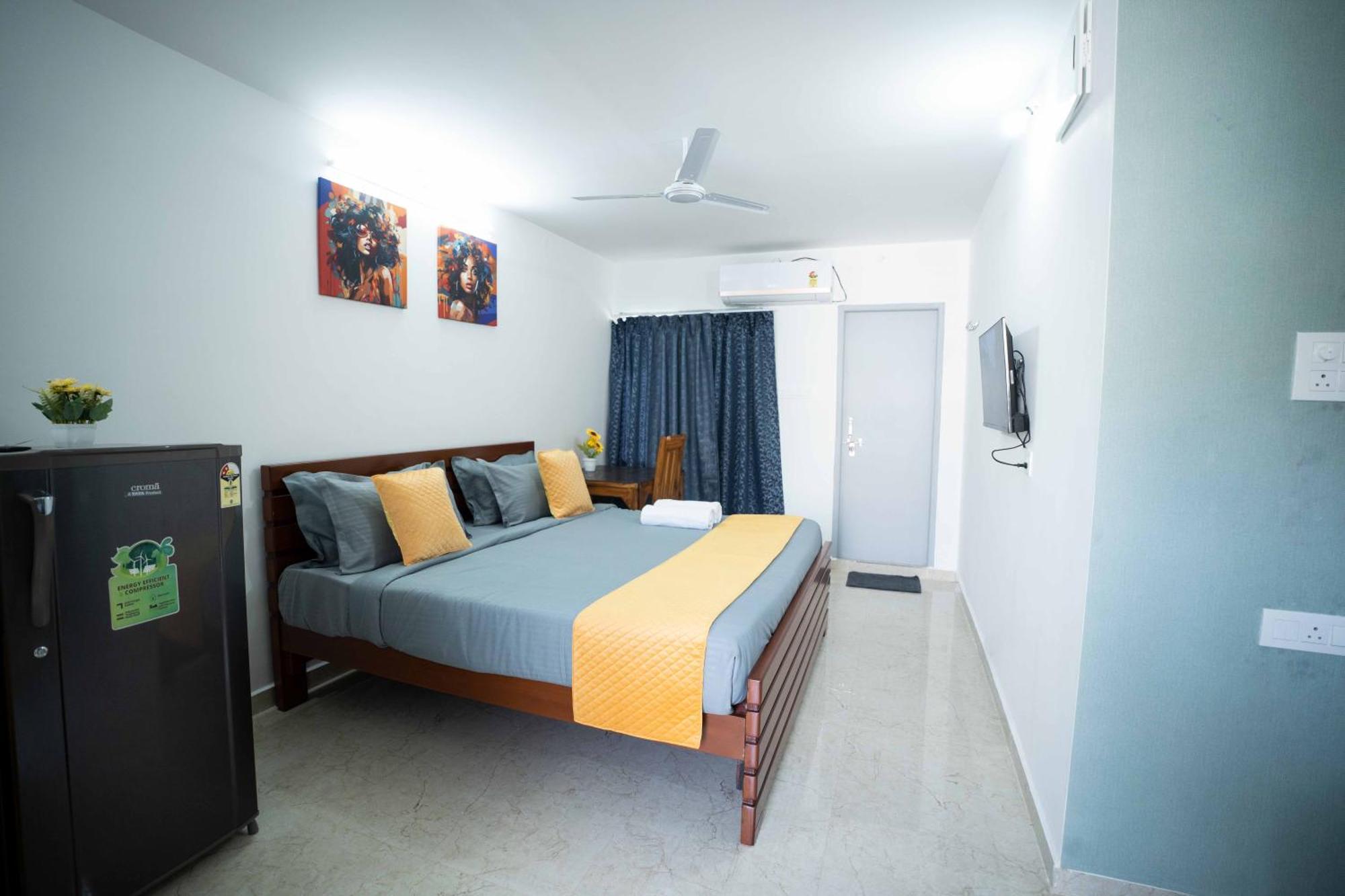 Yellow Bells Studios And Suites Gachibowli Bagian luar foto